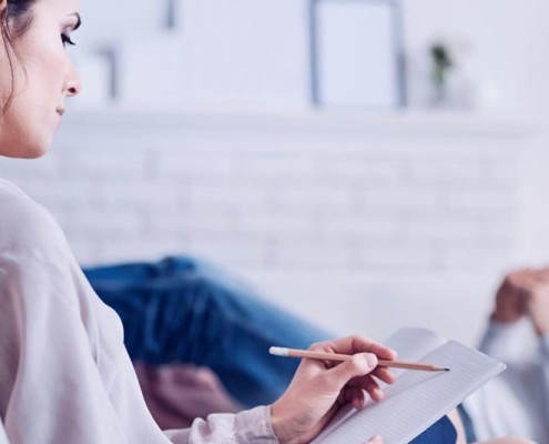 Klinik Psikolog ve Uzman Psikolog Nedir? Aralarındaki Farklar Nelerdir?