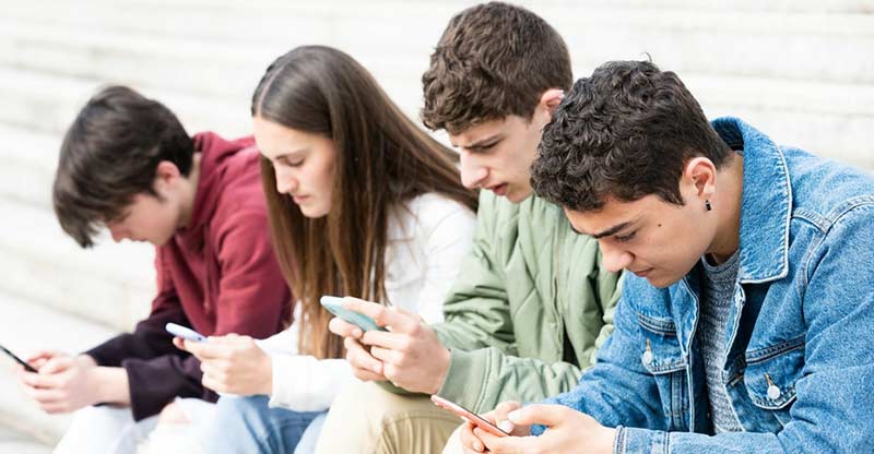 Sosyal Medyanın Ergenlik Dönemindeki Etkileri